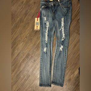 Sweet look premium for women blue ripped jeans, new with tags!